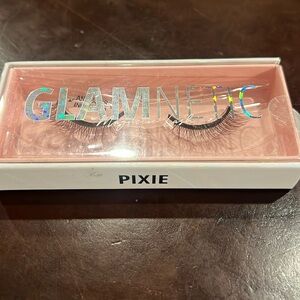 Brand new! Unopened, Glamnetic magnetic lashes. I will not provide more photos.